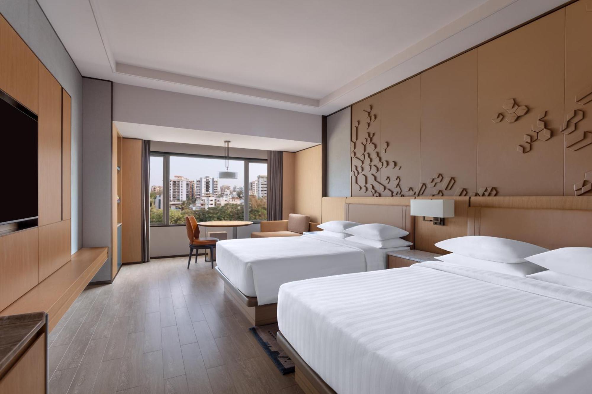 Surat Marriott Hotel Eksteriør billede