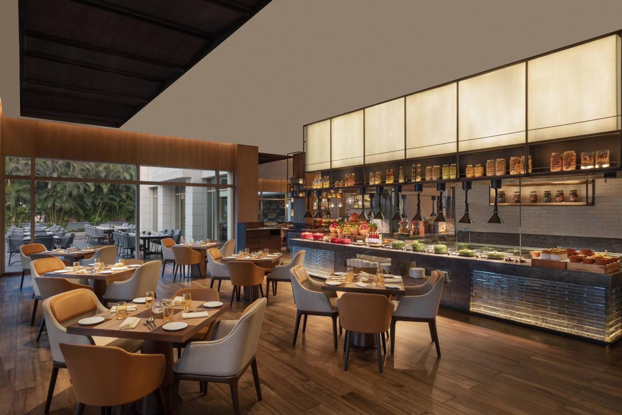 Surat Marriott Hotel Eksteriør billede