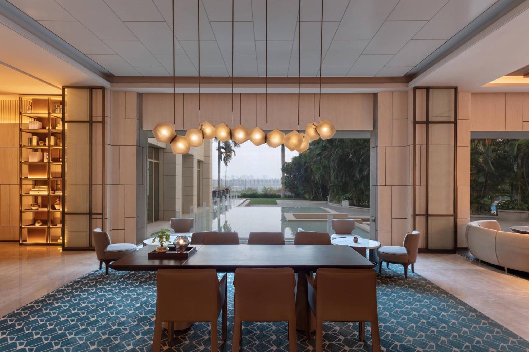 Surat Marriott Hotel Eksteriør billede