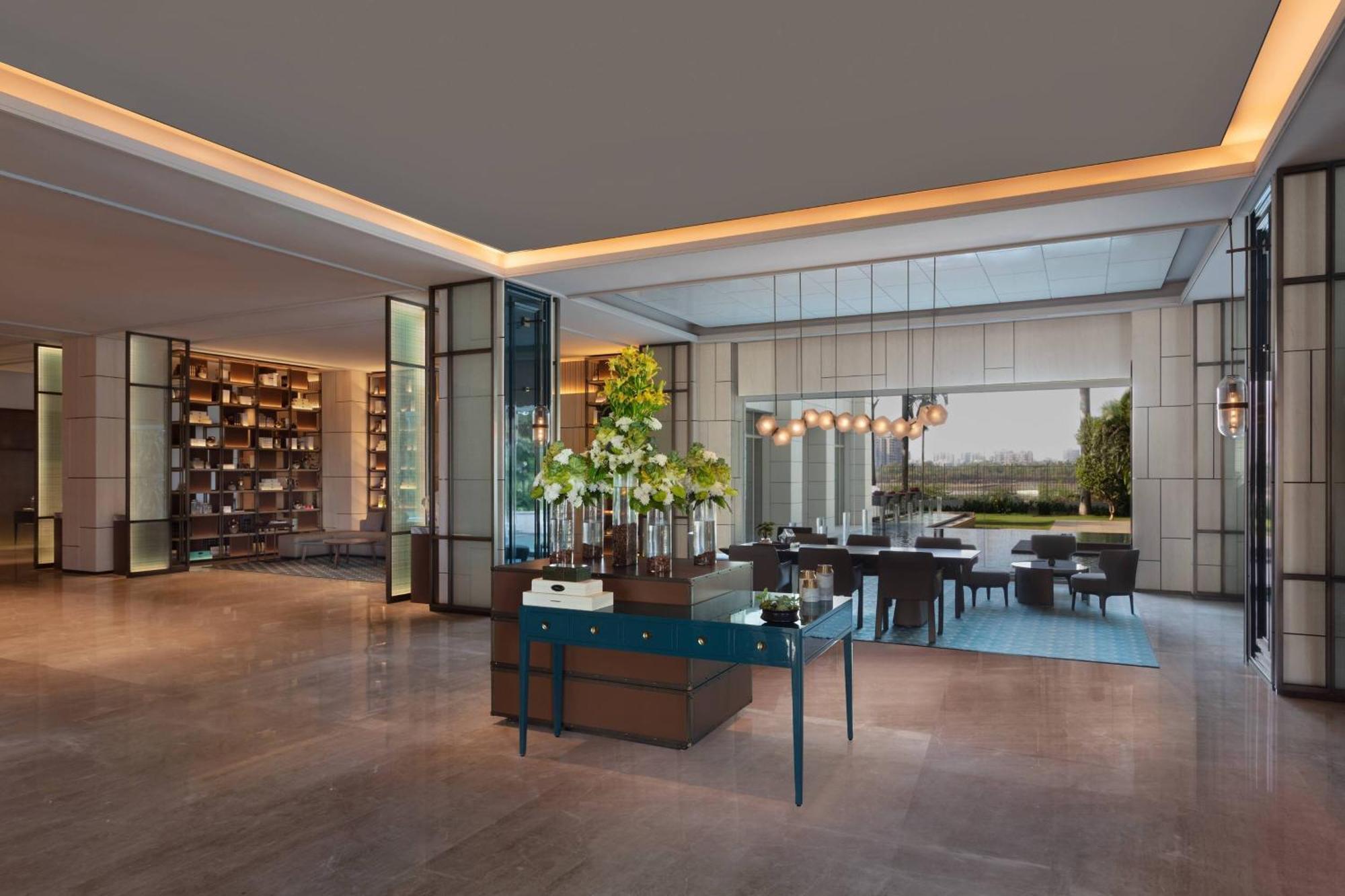 Surat Marriott Hotel Eksteriør billede