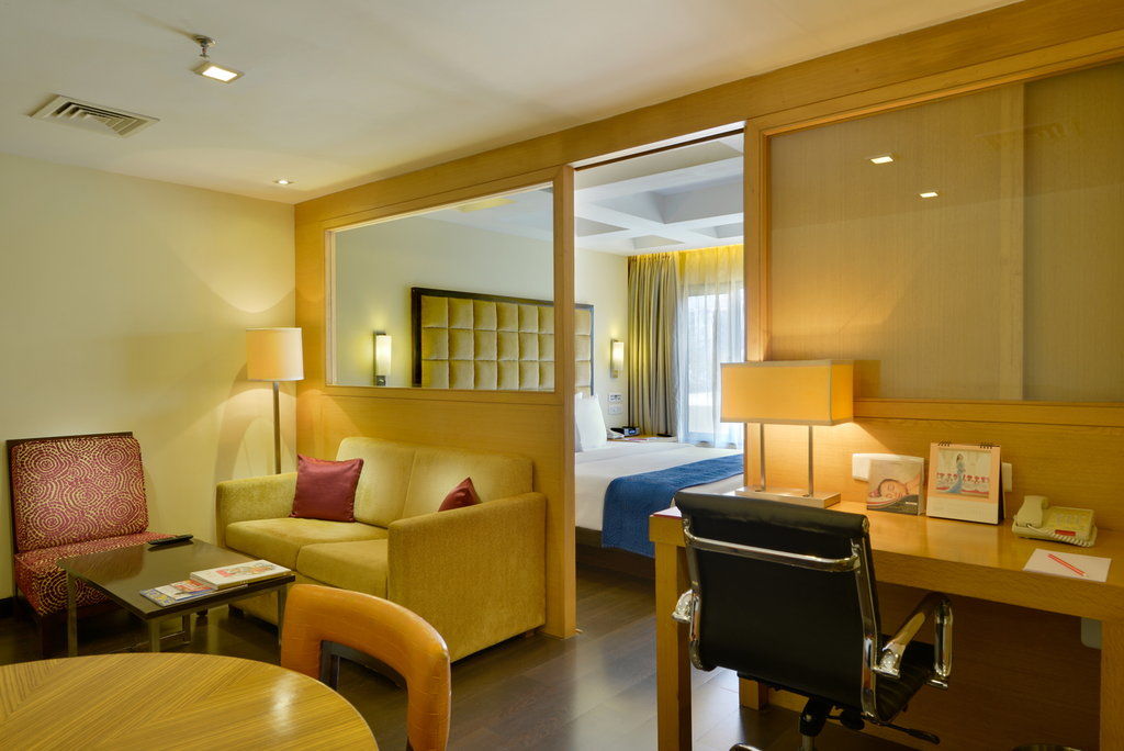Surat Marriott Hotel Eksteriør billede